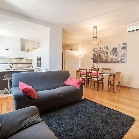 Apartament Colosseum Roomy