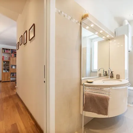 Colosseum Roomy Apartament